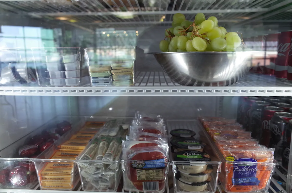 ヨーグルトとかフルーツがたくさんあった