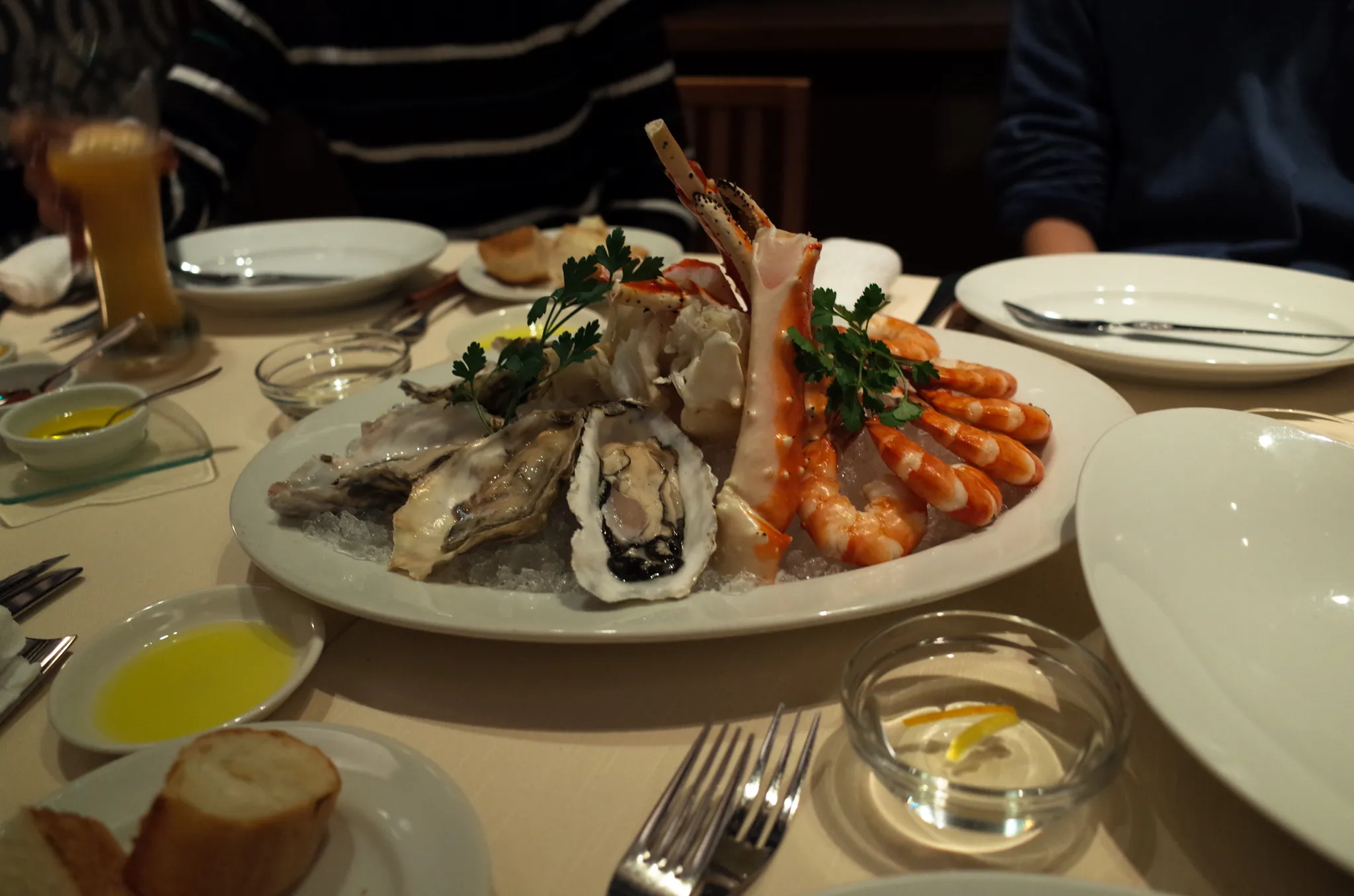 カニ、エビ、カキの天国みたいな盛り