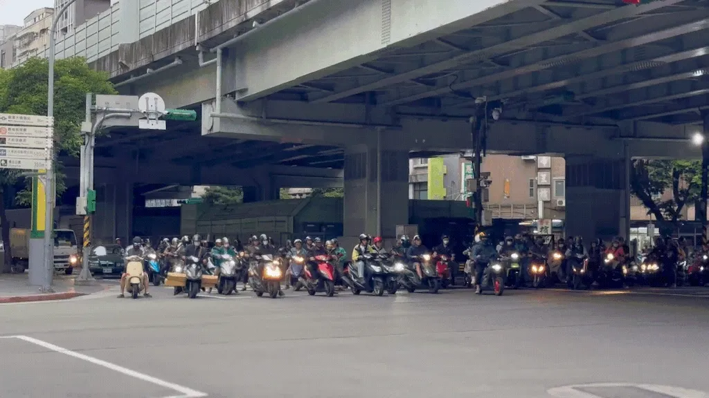 taiwan_bike.gif